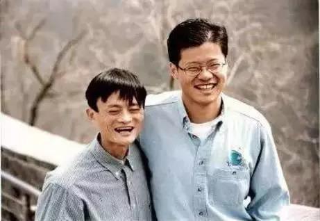 图:马云陪杨致远同游长城