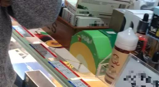 “不会啦,你加我好友以后想买什么,我给你发快递就行。”