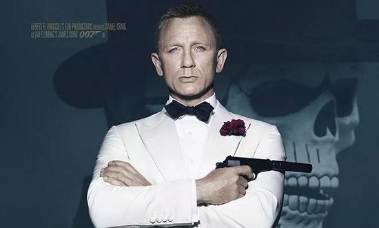 (我们熟知的那个007,其实已经在《幽灵党》走到尽头。)