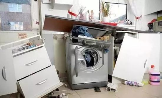 机洗羽绒服爆炸(图源weixin)