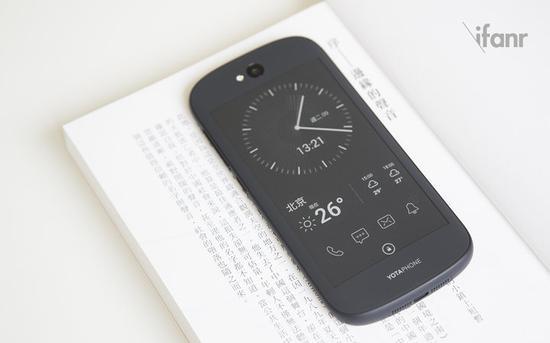 ▲ YotaPhone 2