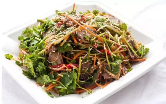 香菜加持的凉拌菜(图片来自于网络)