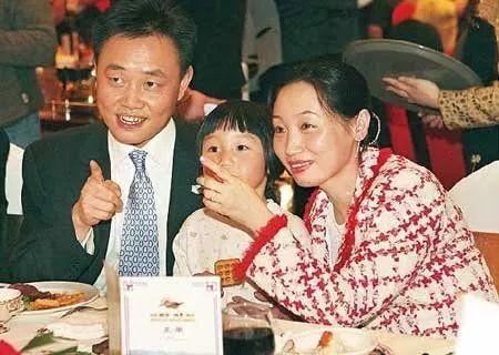 图:黄光裕一家