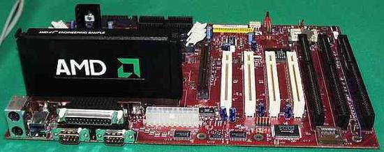 早期AMD K7处理器采用卡带式模块
