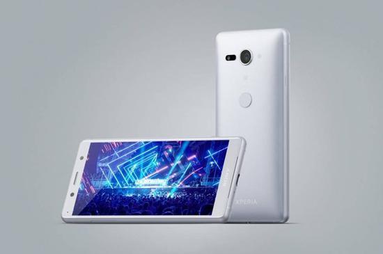 顶部扬声器+底部隐藏式扬声器外观并不一致