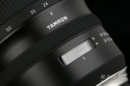 腾龙SP 24-70mm F/2.8 Di VC USD G2镜头的对焦距离提示窗