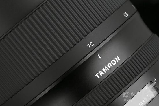 腾龙SP 24-70mm F/2.8 Di VC USD G2的变焦环和对焦环