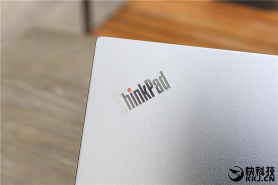 ↑↑↑ThinkPad标志性徽标