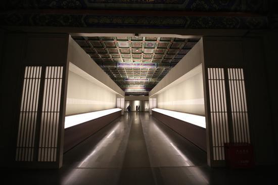 焦距:14mm 光圈:f/2.8 ISO感光度:3200