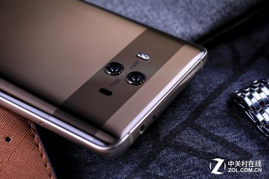 Mate 10的双摄单纯从设计上就十分吸引目光