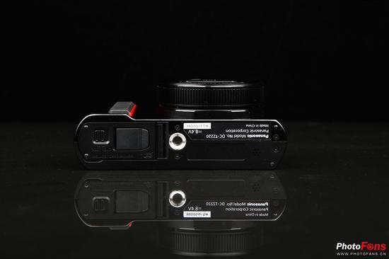松下ZS220底部