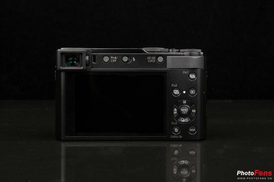 松下ZS220背面