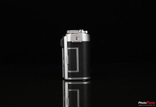 富士X-A5机身左侧