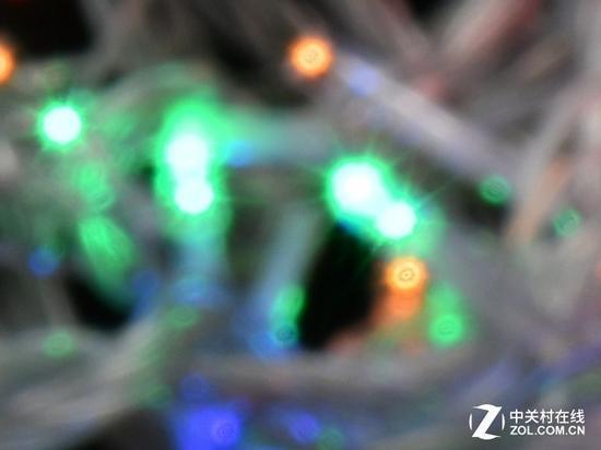 尼康28mm f/1.4E在焦外测试中,焦外从f/11才开始出现星芒