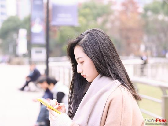 镜头:XIAOYI 42.5mm F1.8