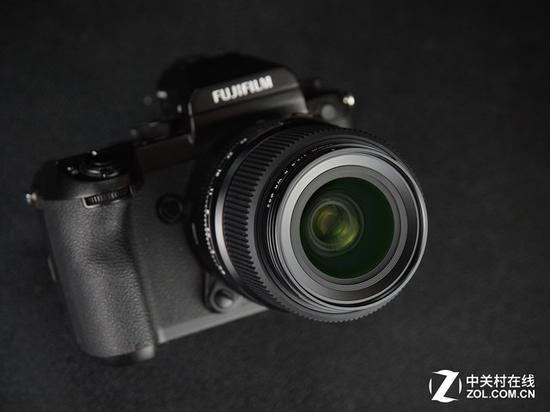 对于GFX 50S的用户而言,这枚GF 45mm F2.8R WR可以说是最实用的一款