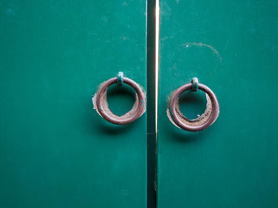 焦距:45mm 光圈:f/2.8 ISO感光度:800