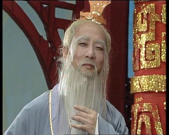 社交媒体上不少网友调侃:太白金星老人家差点让三哥给打死……