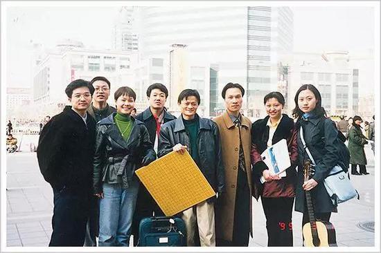 ▲1998年11月,第一批回杭者离开北京,开始创业
