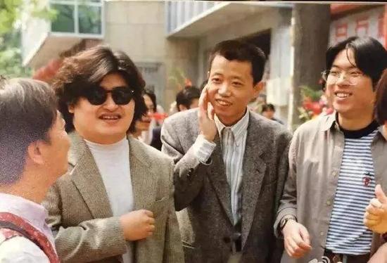 高晓松感性,宋柯沉稳,他们的朋友、同事、前同事,无人提及两人有任何细微的相似性。