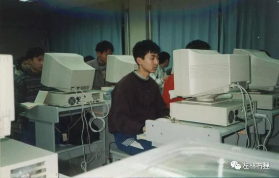 王小川在机房