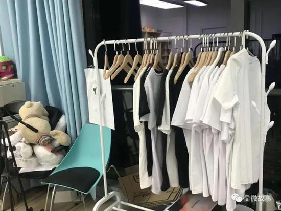 我所带的某服装类主播的直播间