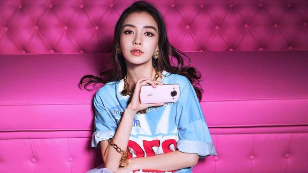 Angelababy代言美图手机
