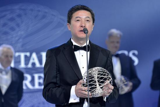 张首晟已经拿到了诺贝尔之外的几乎所有物理学奖