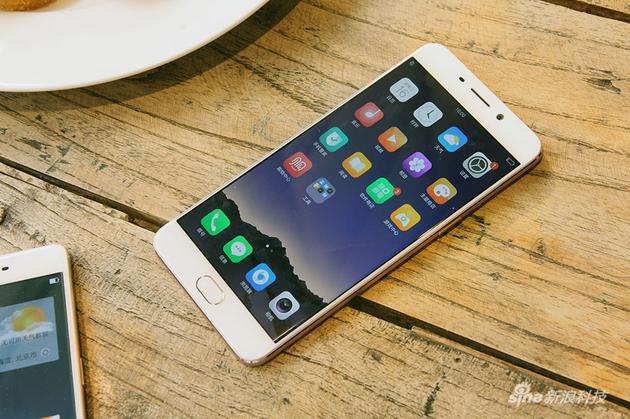 R9正面效果图