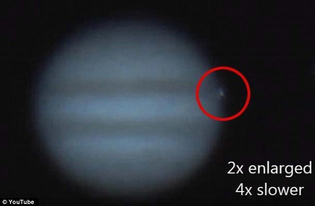 虽然木星被小行星或彗星撞击相当常见,但是撞击能量大到足以在地球上观测到,这种情况大约一年才出现一次。对于业余天文学家来说,需要有足够的耐心来筛选胶片。他们要想捕捉到这些撞击事件,可能性更是小之又小。