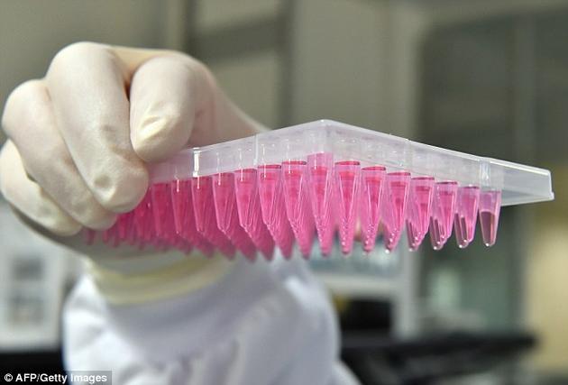 该团队同时还将目光投向了合成生物学这一新领域,希望能突破大自然的限制,进一步扩大遗传密码范围。