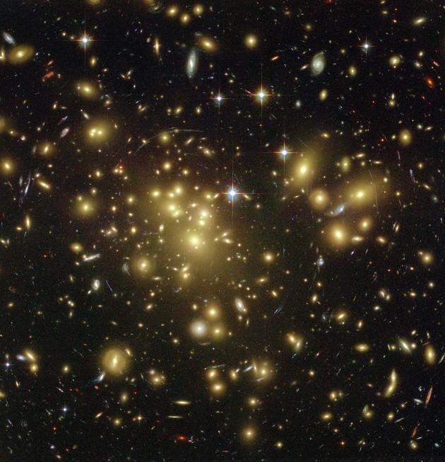 暗物质构成整个宇宙大约1/4的成分,但我们对其本质几乎一无所知