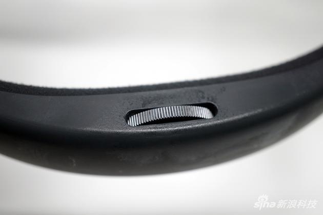 头箍后面旋钮