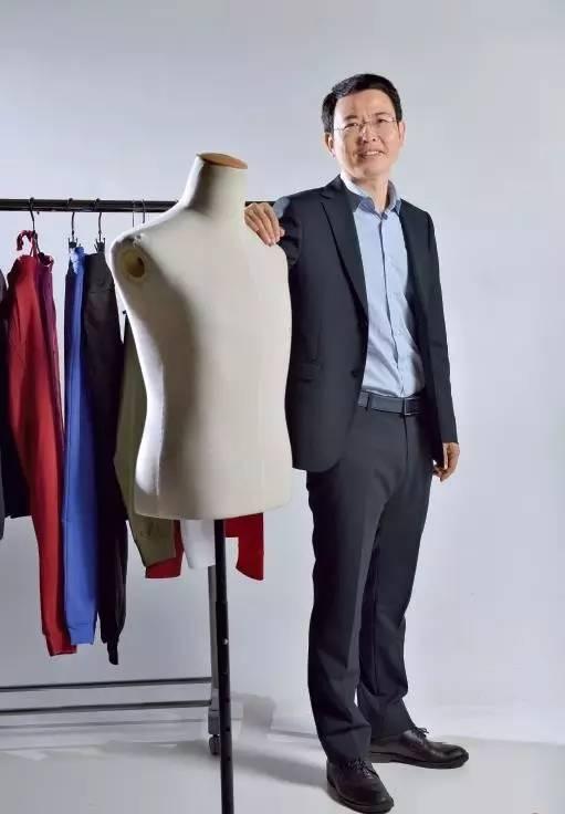 京东服饰家居事业部总裁辛利军一点也不担心收入问题,京东POP商户的广告会越投越多
