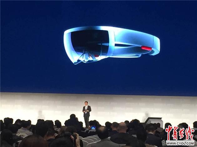 成果六:微软Hololens混合现实全息眼镜