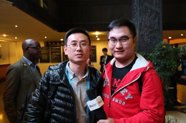 WiFi万能钥匙轮值总裁张发有(左)