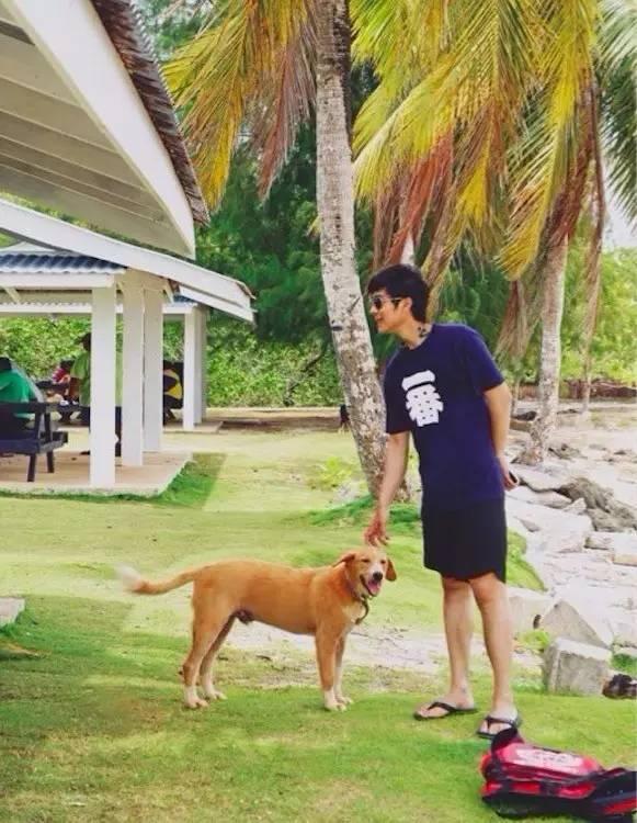 罗子雄与他的爱犬