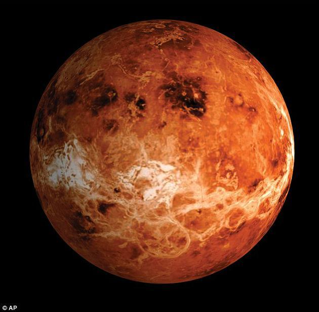 美俄双方正计划在2025年执行一次大规模金星探测项目。美国工程师近期在抗高温计算机技术方面取得了突破性进展,使该项目的顺利进行奠定基础