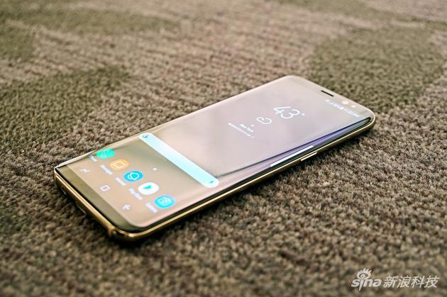 S8无边框效果突出