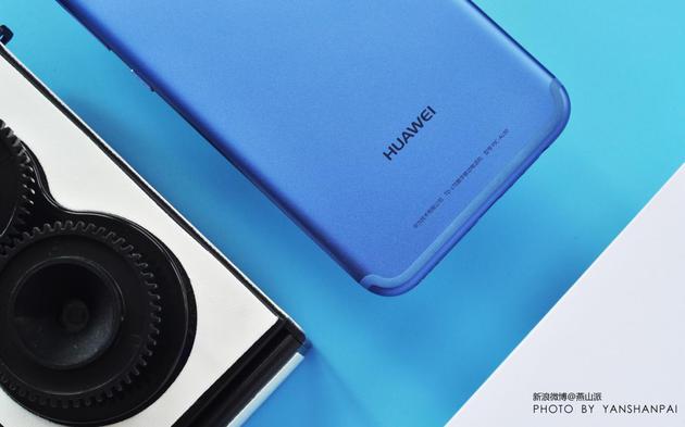 HUAWEI nova 2