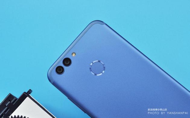HUAWEI nova 2