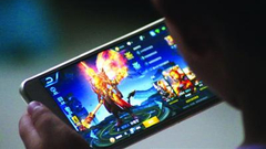 揭秘王者荣耀背后社交圈：有人沉迷 有人被骗感情