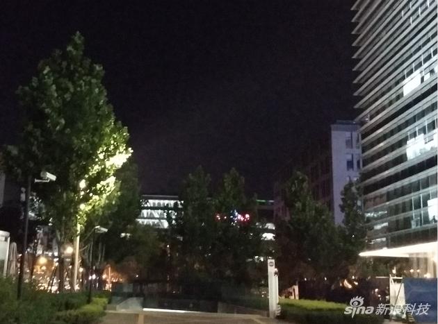 Z2 Play放大夜间样张