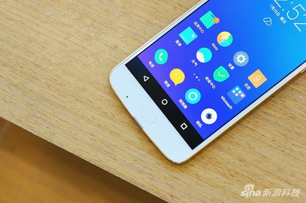 Moto Z2 Play底部椭圆形指纹识别和虚拟按键