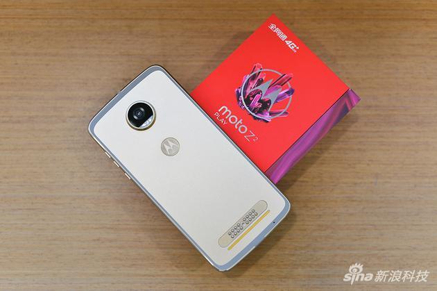 Z2 Play背部