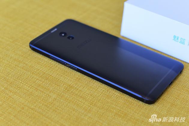 魅蓝Note6腰线做了改进,让它拿起来不那么隔手