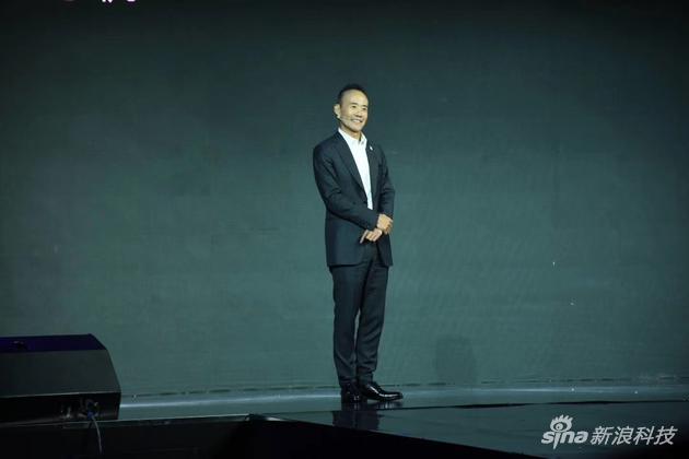 8848发布会上王石登台