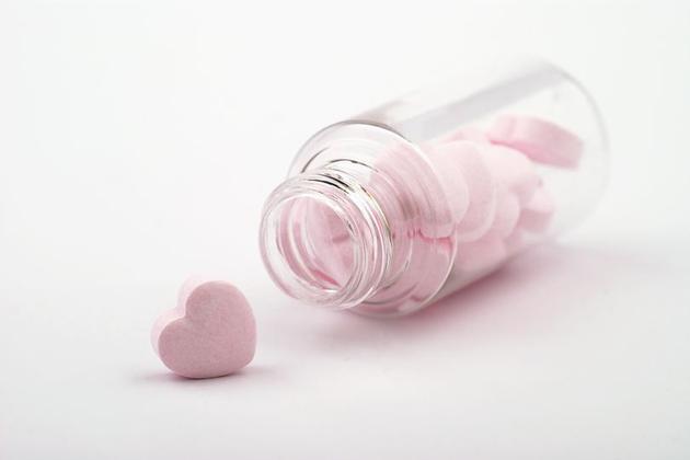 药物可以点燃爱情,也可以使爱情熄灭。但是,如果神经科学家搞清楚这神奇的配方,我们应该使用它吗?