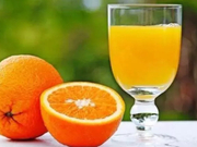 流言揭秘：牛奶+橙汁能产生结石？