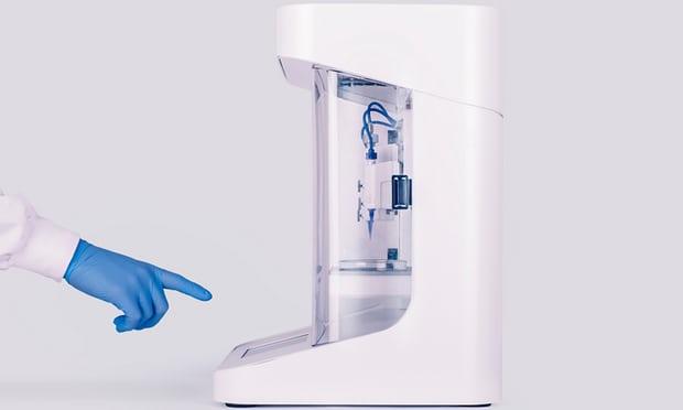 如图所示,Cellink 3D生物打印机大小不足一台宾馆迷你冰箱